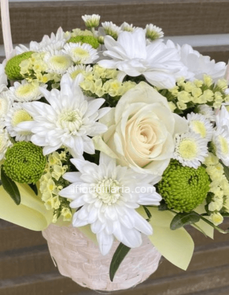 Cestino fiori bianchi mix